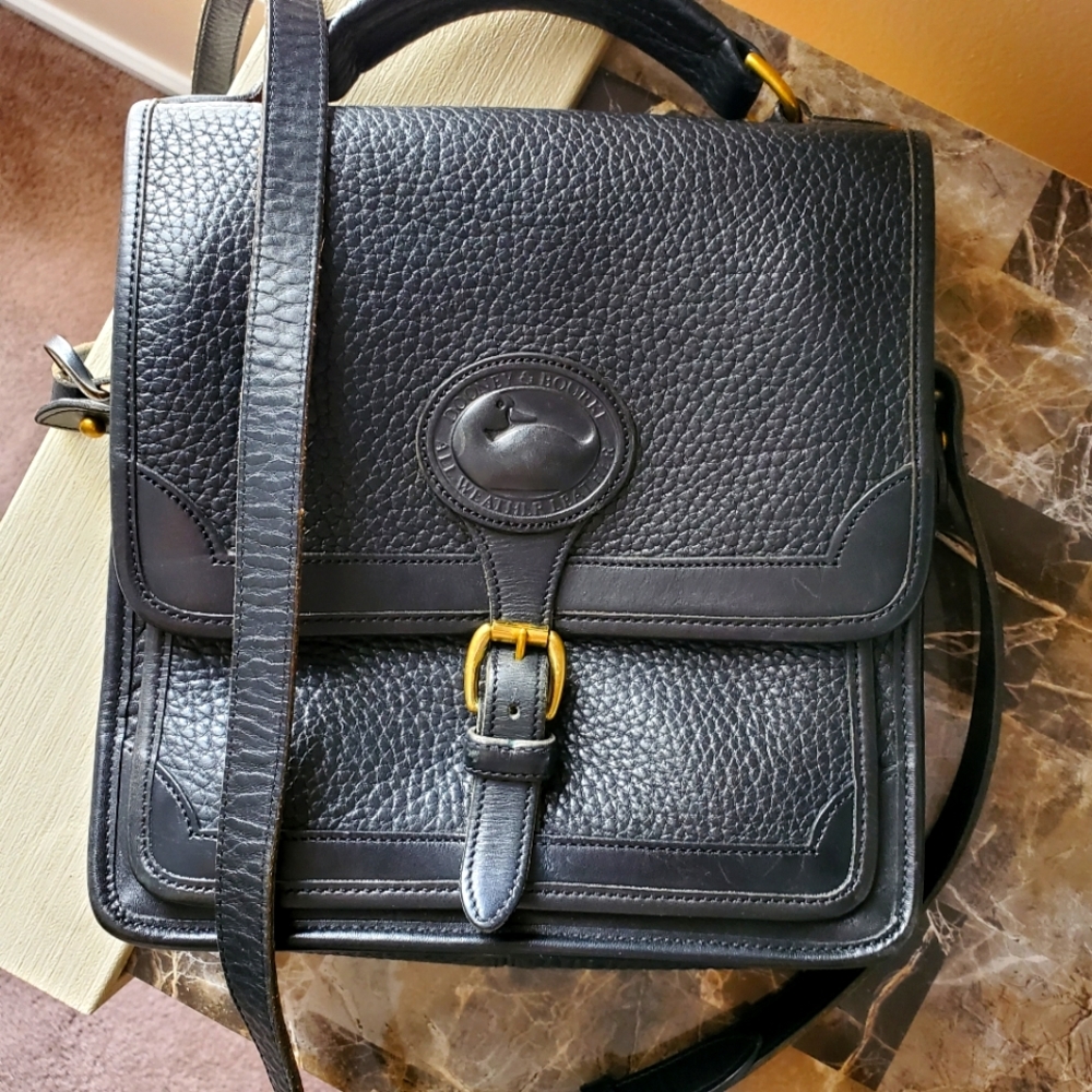 Vintage Leather Black Dooney & Bourke Surrey